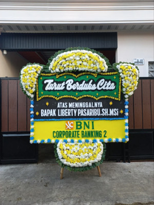 Papan Bunga Duka di Tulin Onsoi