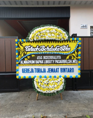 Papan Bunga Duka di Tulin Onsoi