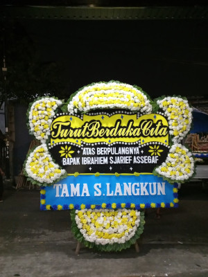 Papan Bunga Duka di Tulin Onsoi